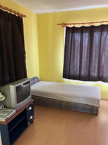 Fanni Aparmanhaz * Μίσκολτς